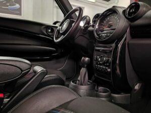 Czyszczenie tapicerki, korekta lakieru, zabezpieczenie szyb i felg